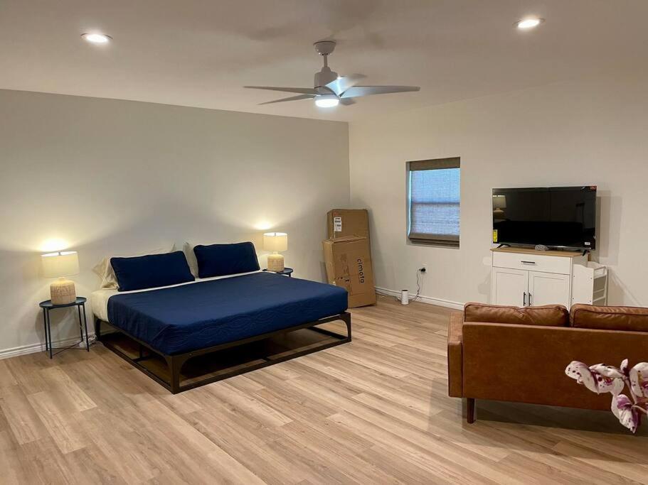 Ranchette Apartment- Beach Access Small Lake View Buchanan Dam Exterior foto